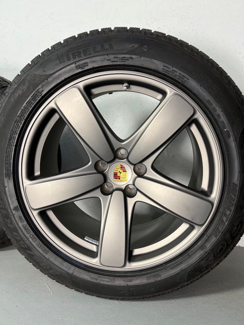 Porsche Macan 19 Zoll Sport Classic Winter Räder PLATINUM Pirelli MACAN I