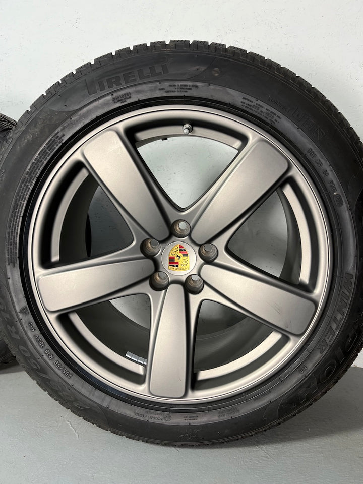 Porsche Macan 19 Zoll Sport Classic Winter Räder PLATINUM Pirelli MACAN I