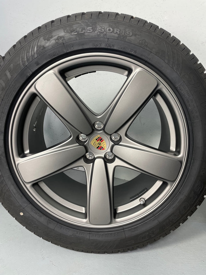 Porsche Macan II 19 Zoll Sport Classic Winter Räder Dunlop PLATINUM