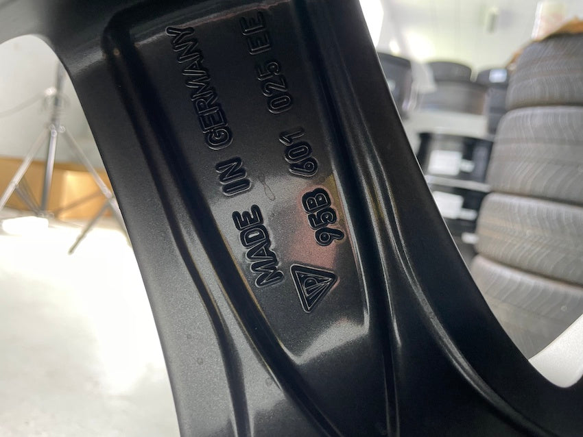 Porsche Macan II 19 Zoll Sport Classic Winter Räder Dunlop PLATINUM