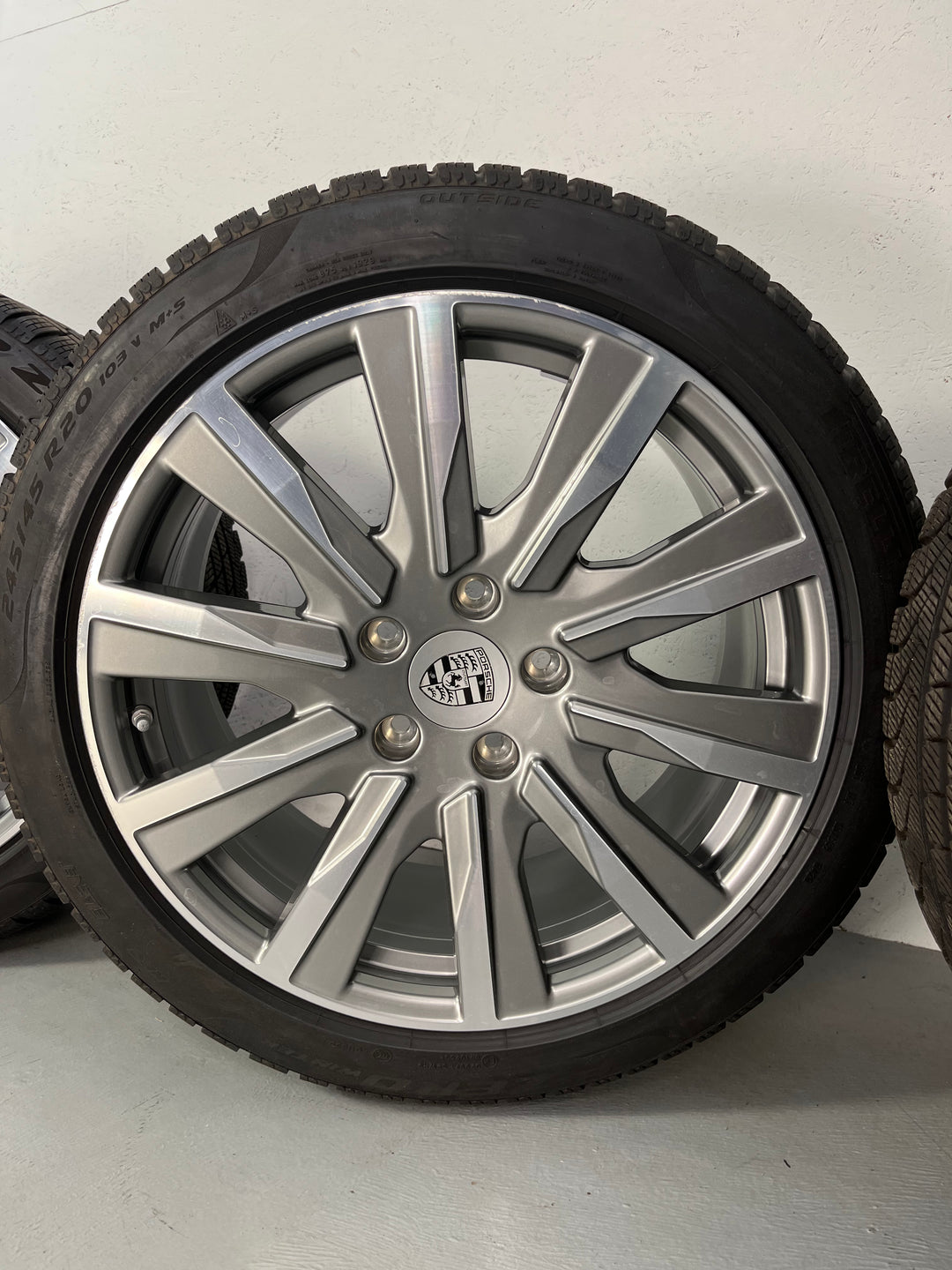Porsche Taycan 20 Zoll Tequipment Design Winterräder Pirelli 7mm 1500KM