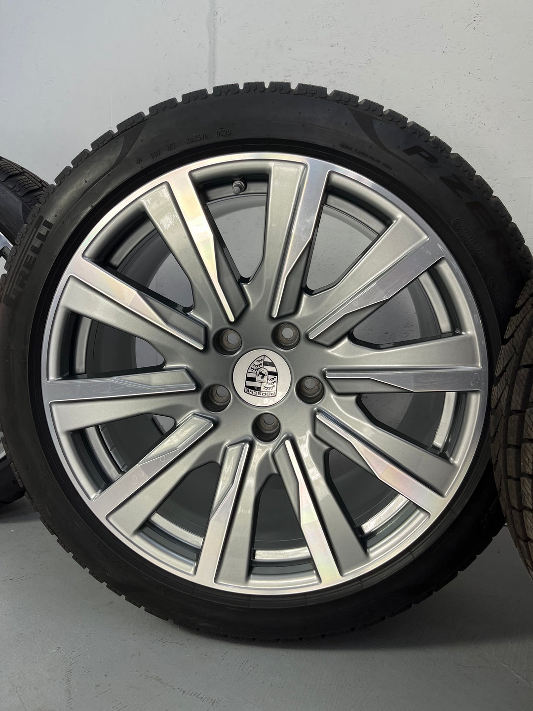 Porsche Taycan 20 Zoll Tequipment Design Winterräder Pirelli 7mm 1500KM