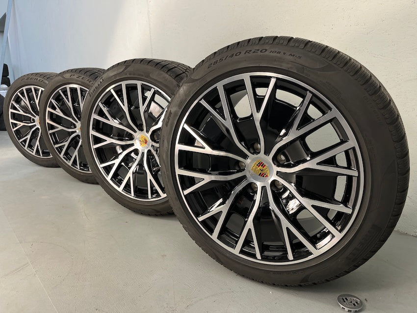 Porsche Taycan J1 20 Zoll TURBO S AERO Winterräder Pirelli TOP