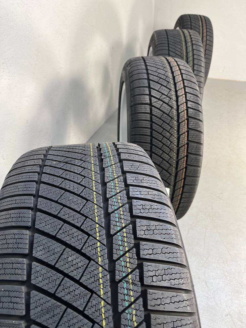Porsche Cayenne 20 Zoll E3 9Y0 DESIGN Winterräder Continental NEU NEU