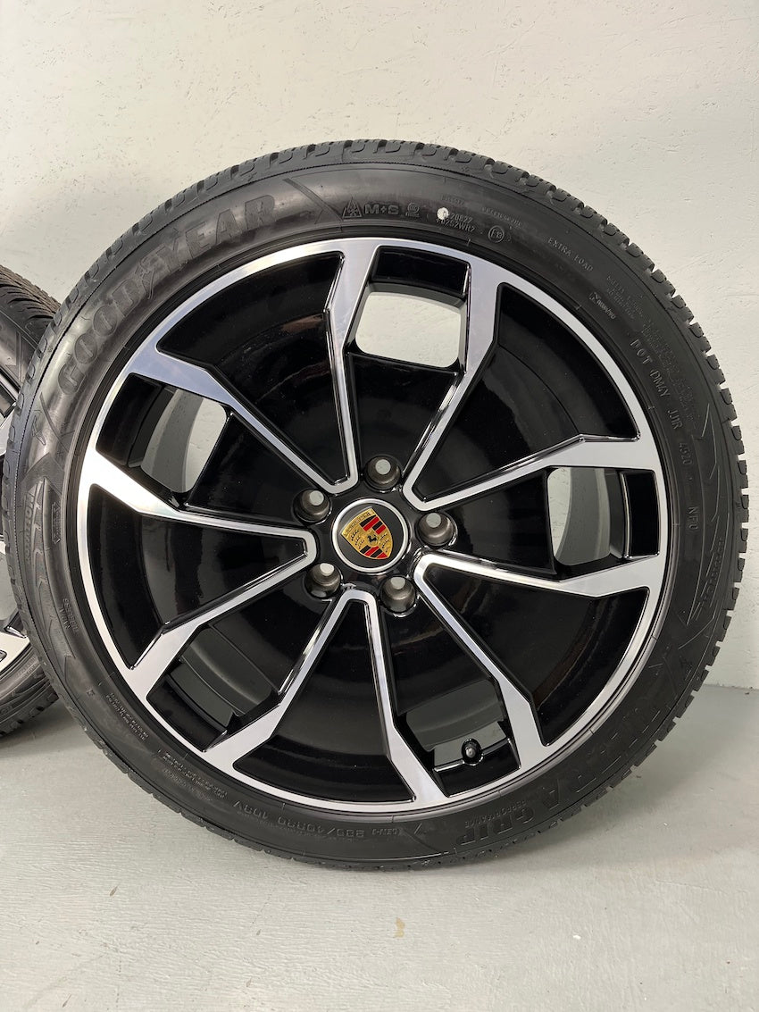 Porsche Taycan 20 Zoll TURBO AERO DESIGN Winterräder nur 1100Km DOT2021