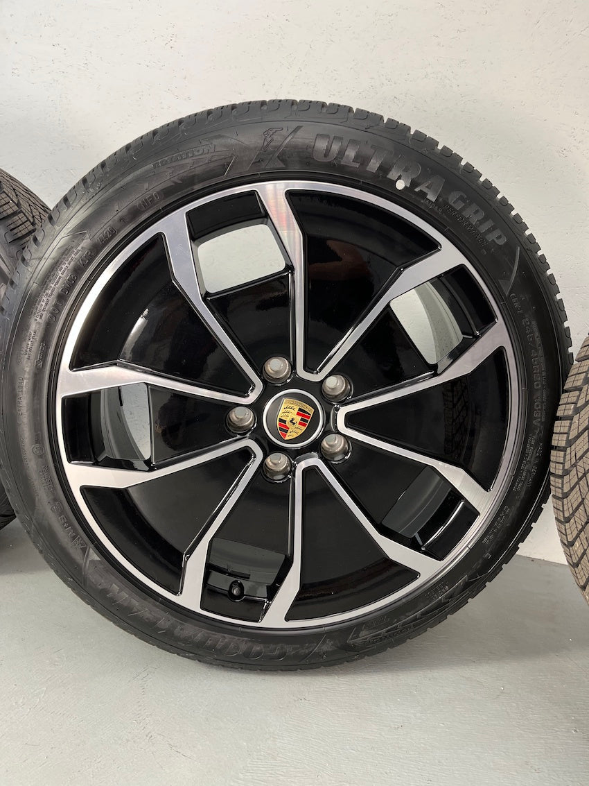 Porsche Taycan 20 Zoll TURBO AERO DESIGN Winterräder nur 1100Km DOT2021