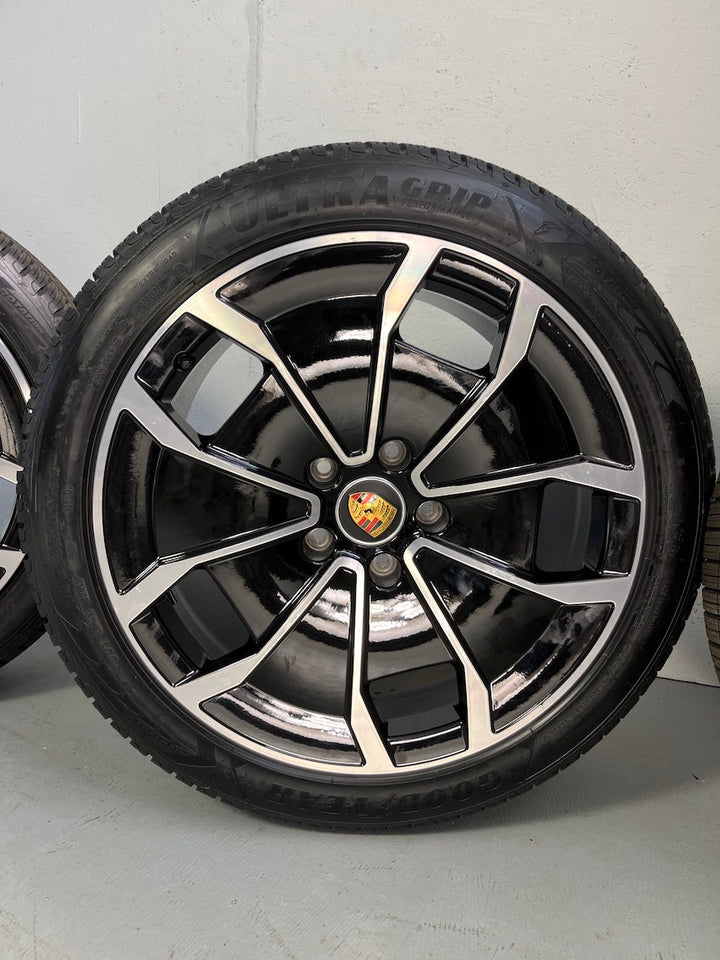 Porsche Taycan 20 Zoll TURBO AERO DESIGN Winterräder nur 1100Km DOT2021