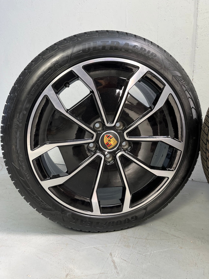 Porsche Taycan 20 Zoll TURBO AERO DESIGN Winterräder nur 1100Km DOT2021