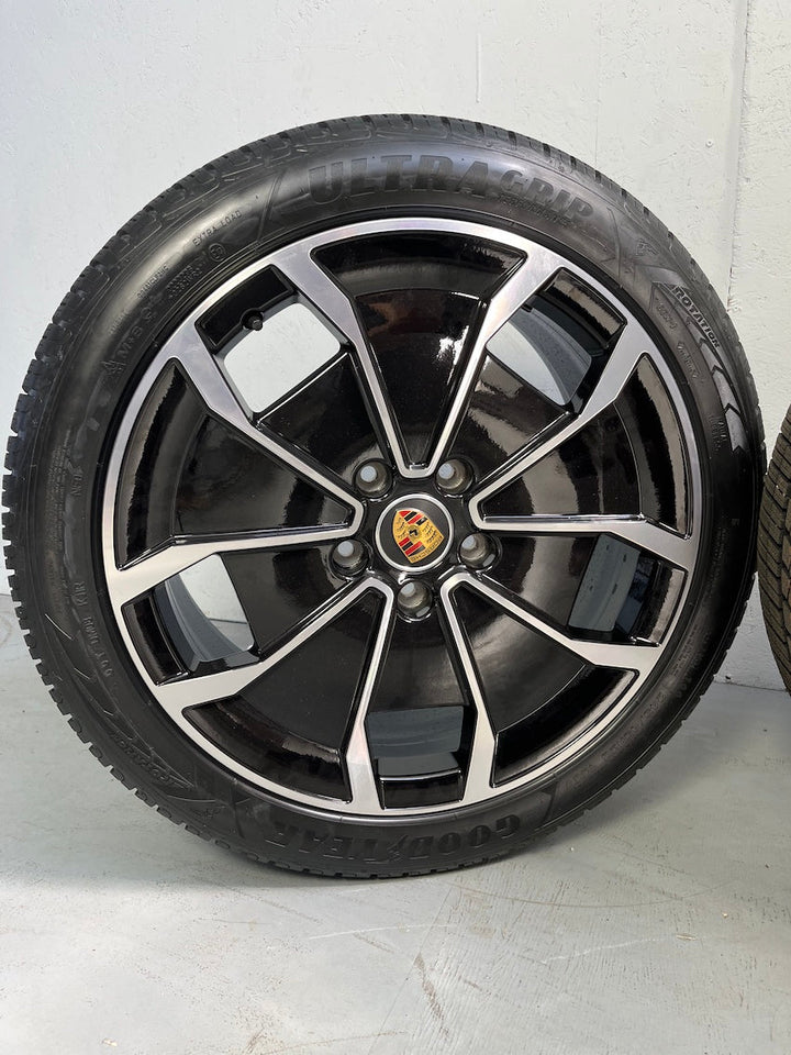 Porsche Taycan 20 Zoll TURBO AERO DESIGN Winterräder nur 1100Km DOT2021