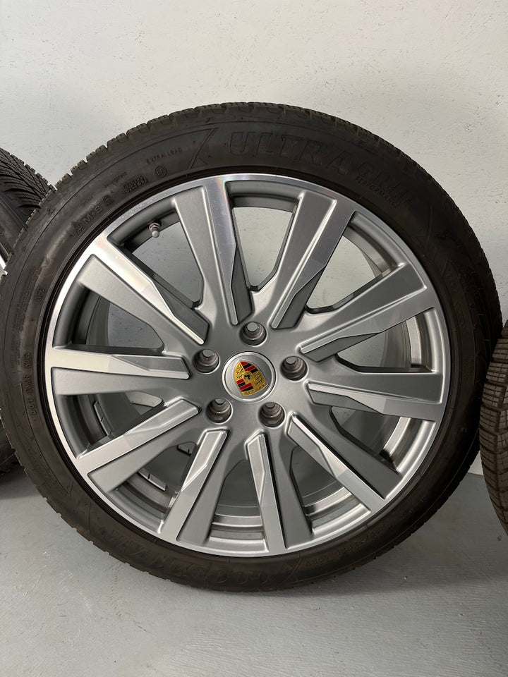 Porsche Taycan 20 Zoll Tequipment Design Winterräder 800Km DOT2021