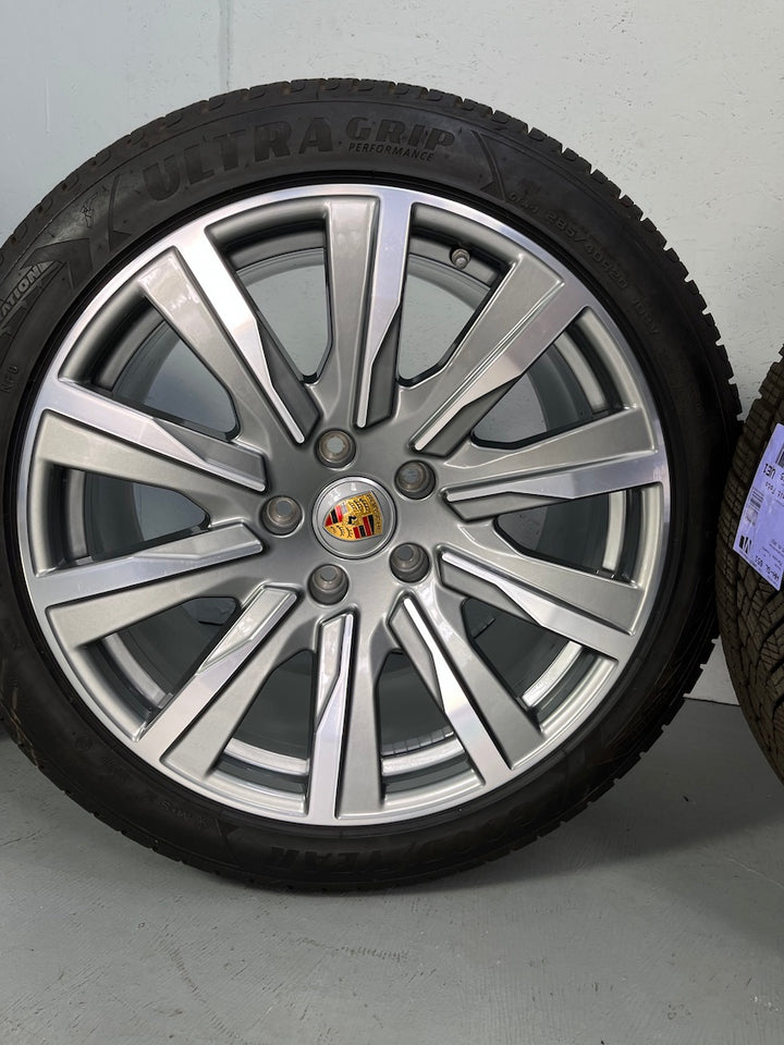 Porsche Taycan 20 Zoll Tequipment Design Winterräder 800Km DOT2021