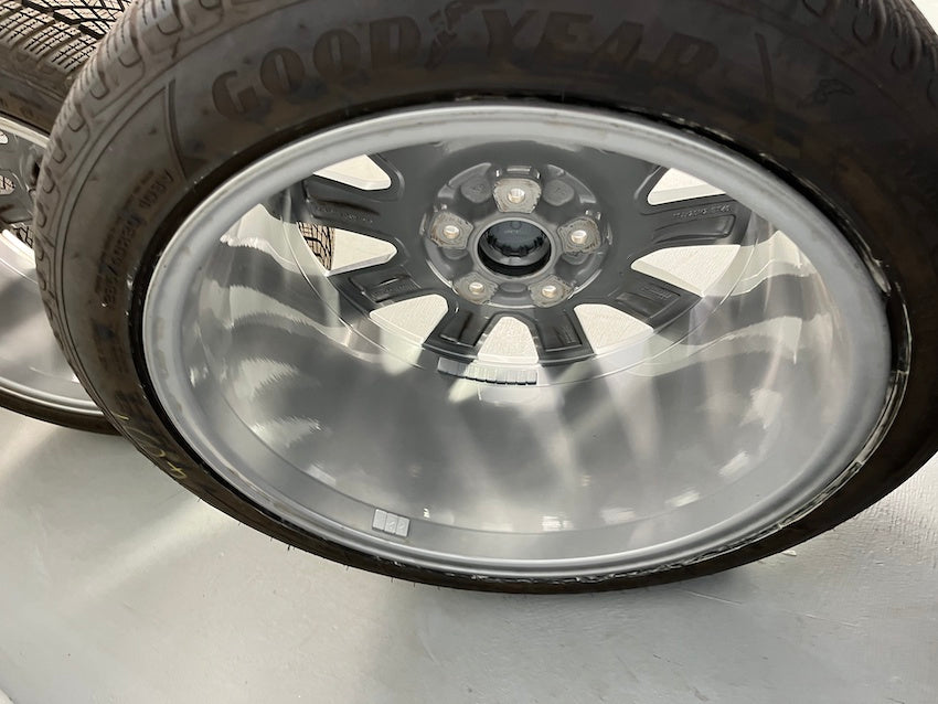 Porsche Taycan 20 Zoll Tequipment Design Winterräder 800Km DOT2021
