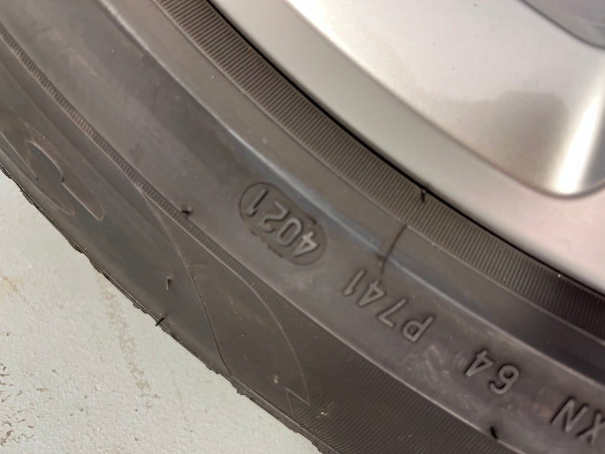 Porsche Macan III 19 Zoll Design Winter Räder Pirelli VOM NEUWAGEN DOT2021