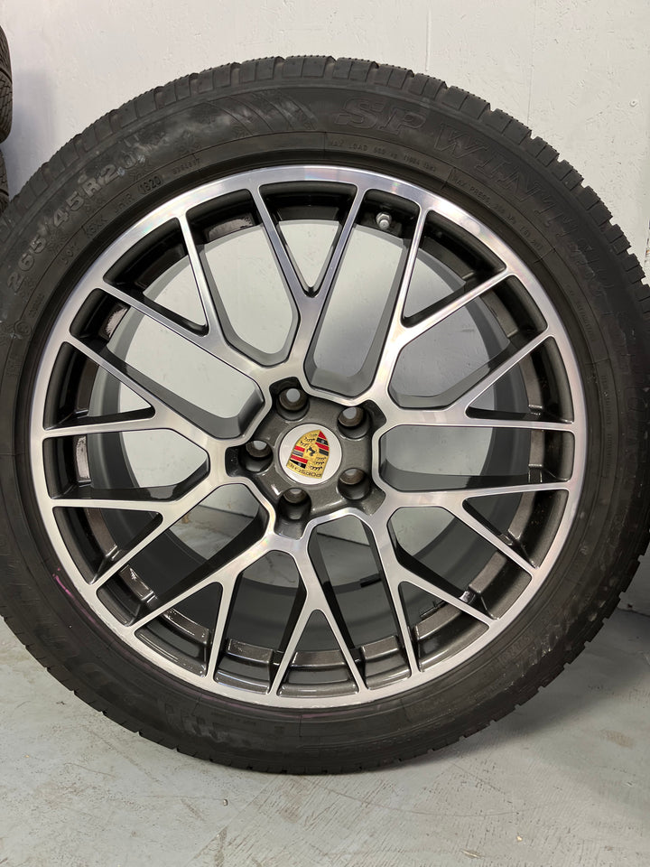 Porsche Macan II 20 Zoll RS Spyder Winter Räder Dunlop 7mm DOT 2020