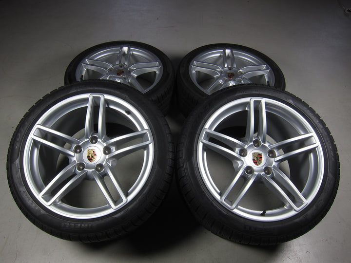 Porsche 991 19 Zoll Carrera V Allrad Winter DOT2012 Pirelli C4 4S TOPZUSTAND