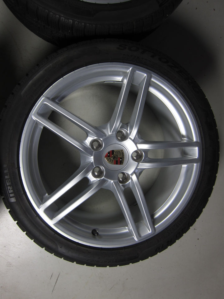 Porsche 991 19 Zoll Carrera V Allrad Winter DOT2012 Pirelli C4 4S TOPZUSTAND