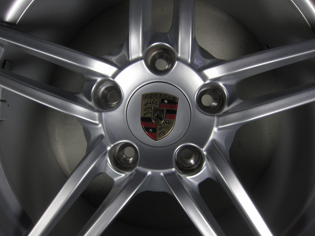 Porsche 991 19 Zoll Carrera V Allrad Winter DOT2012 Pirelli C4 4S TOPZUSTAND