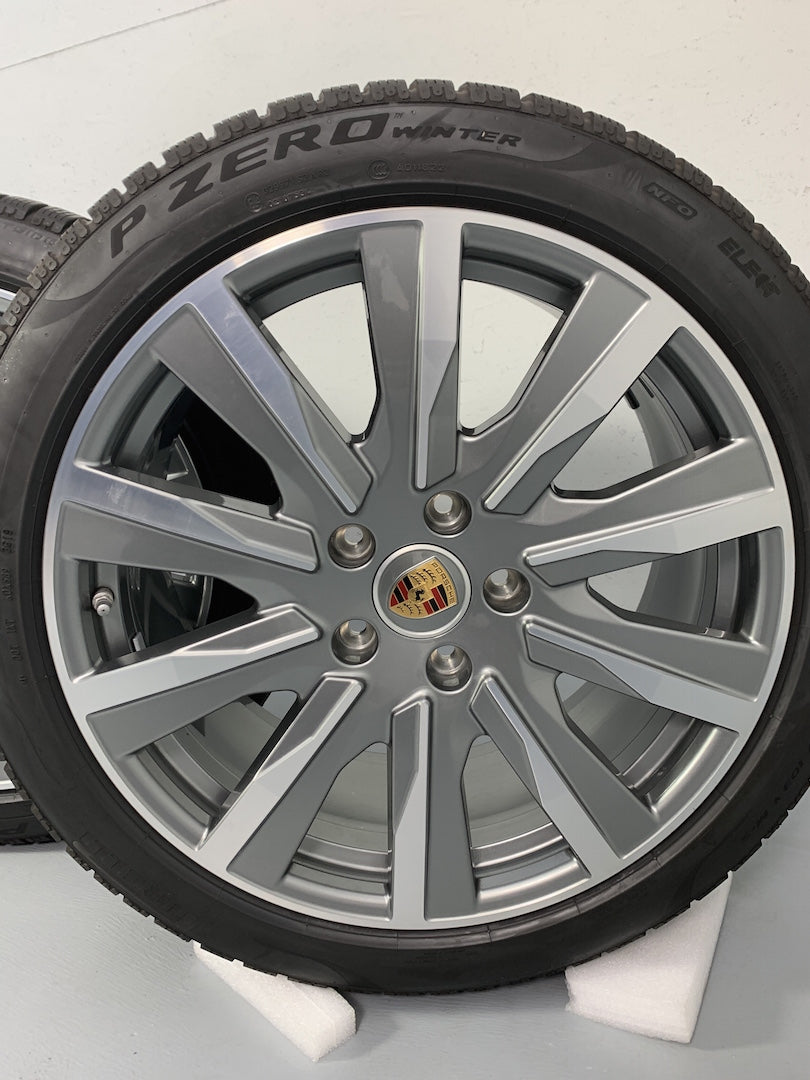 Porsche Taycan J1 II 20 Zoll Tequipment Design Winterräder Pirelli 2024 7mm