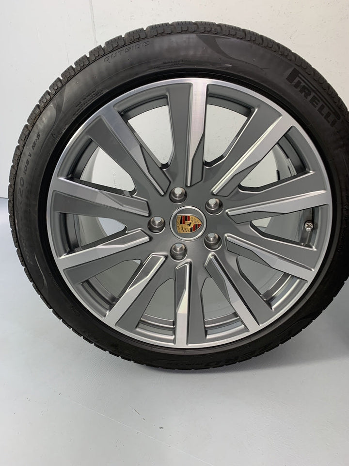 Porsche Taycan J1 II 20 Zoll Tequipment Design Winterräder Pirelli 2024 7mm