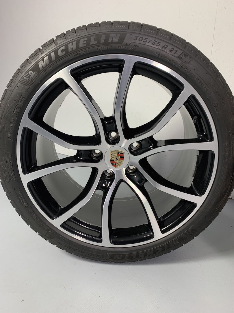 Porsche Cayenne Coupe E3 I 21 Zoll Exclusive Design Winter Michelin NEUER RADSATZ